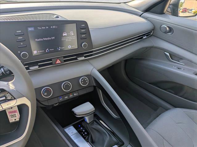 New 2026 Hyundai Elantra SE image 13