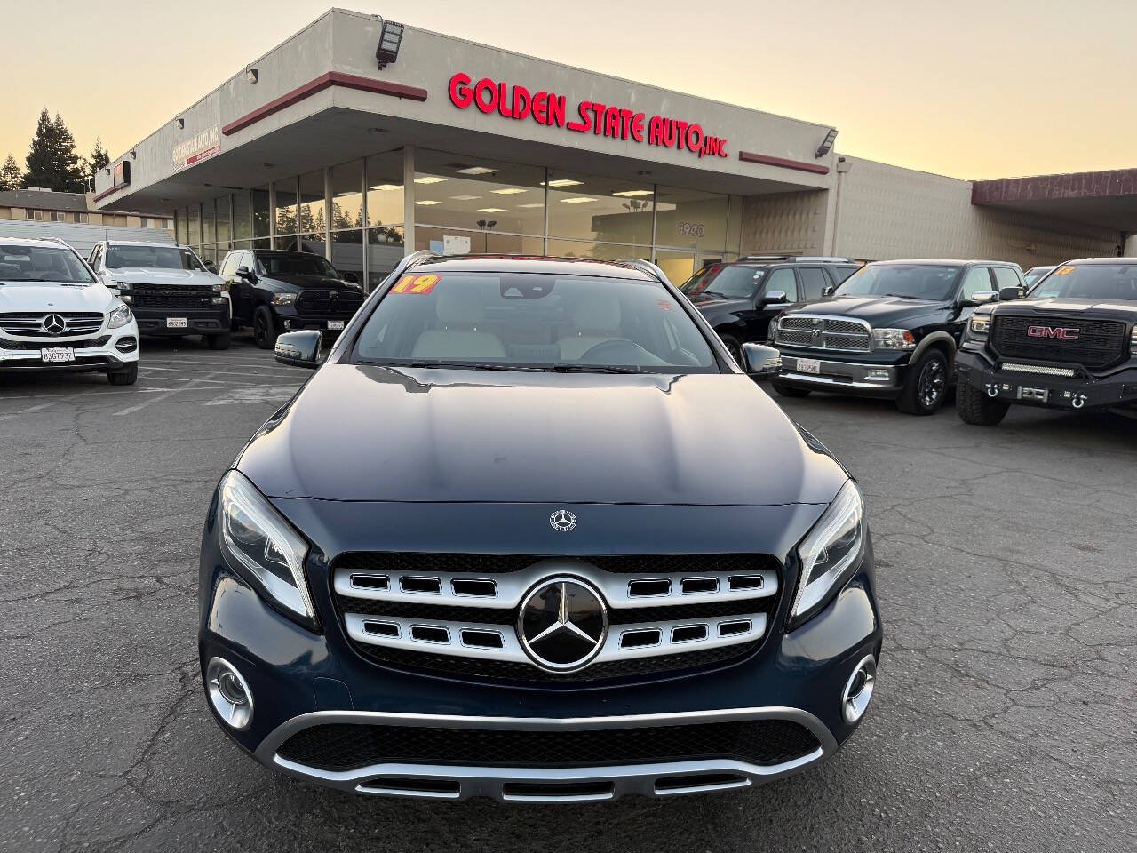 Used 2019 Mercedes-Benz GLA 250 4MATIC image 3