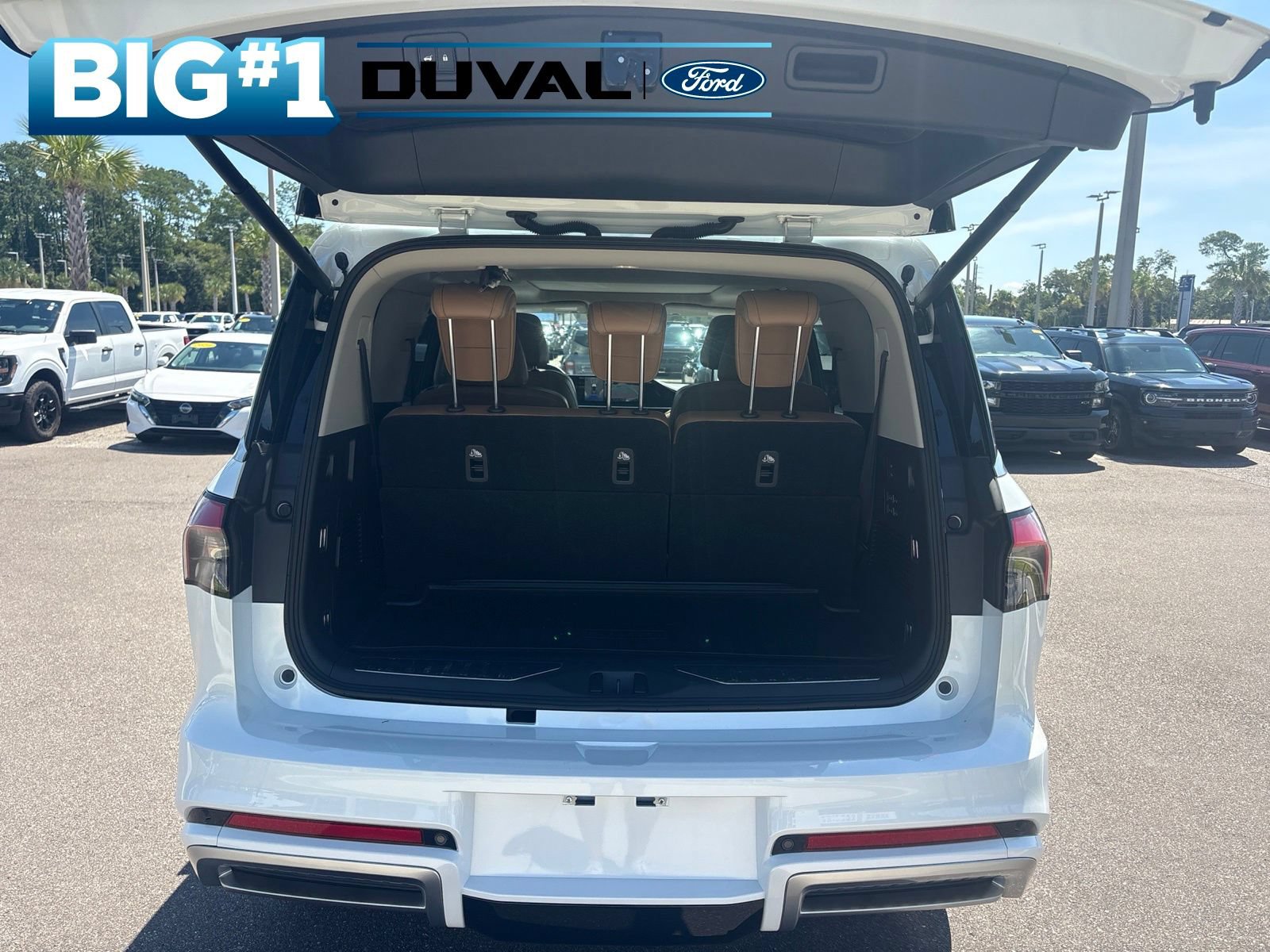 Used 2026 INFINITI QX80 Luxe w/ Cargo Package RWD image 7