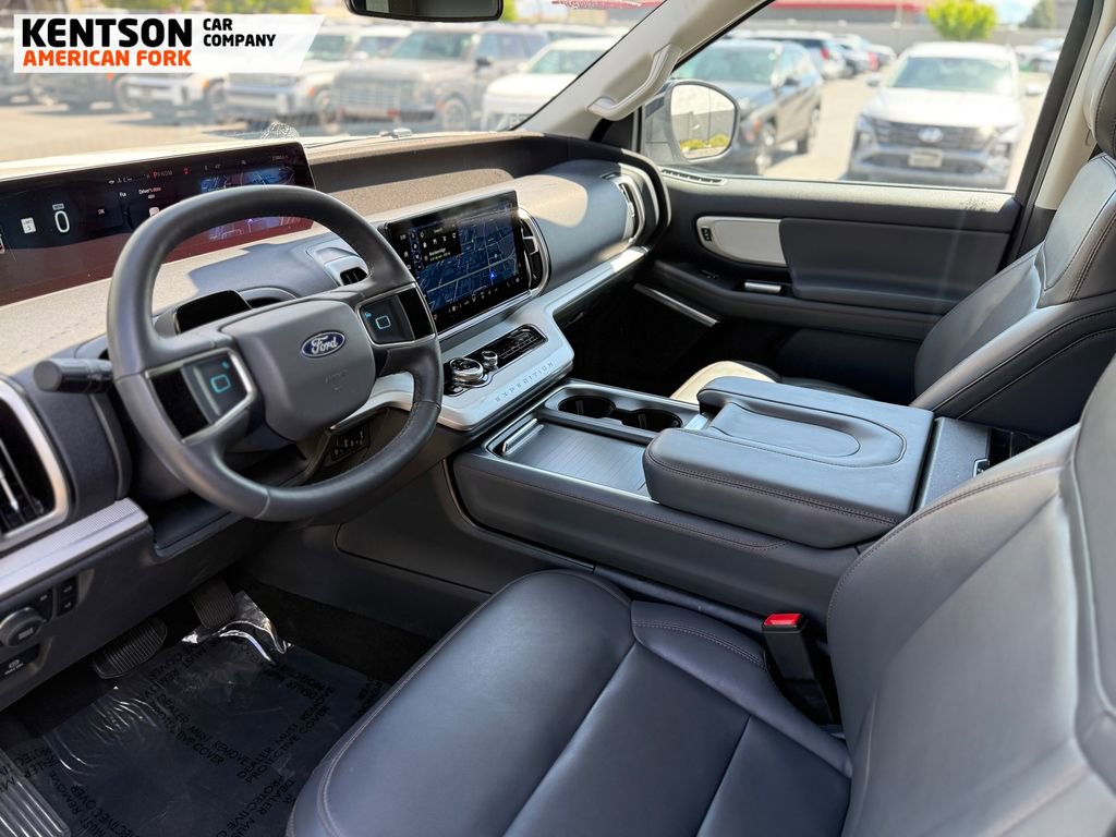 Used 2025 Ford Expedition Active AWD/4WD image 34