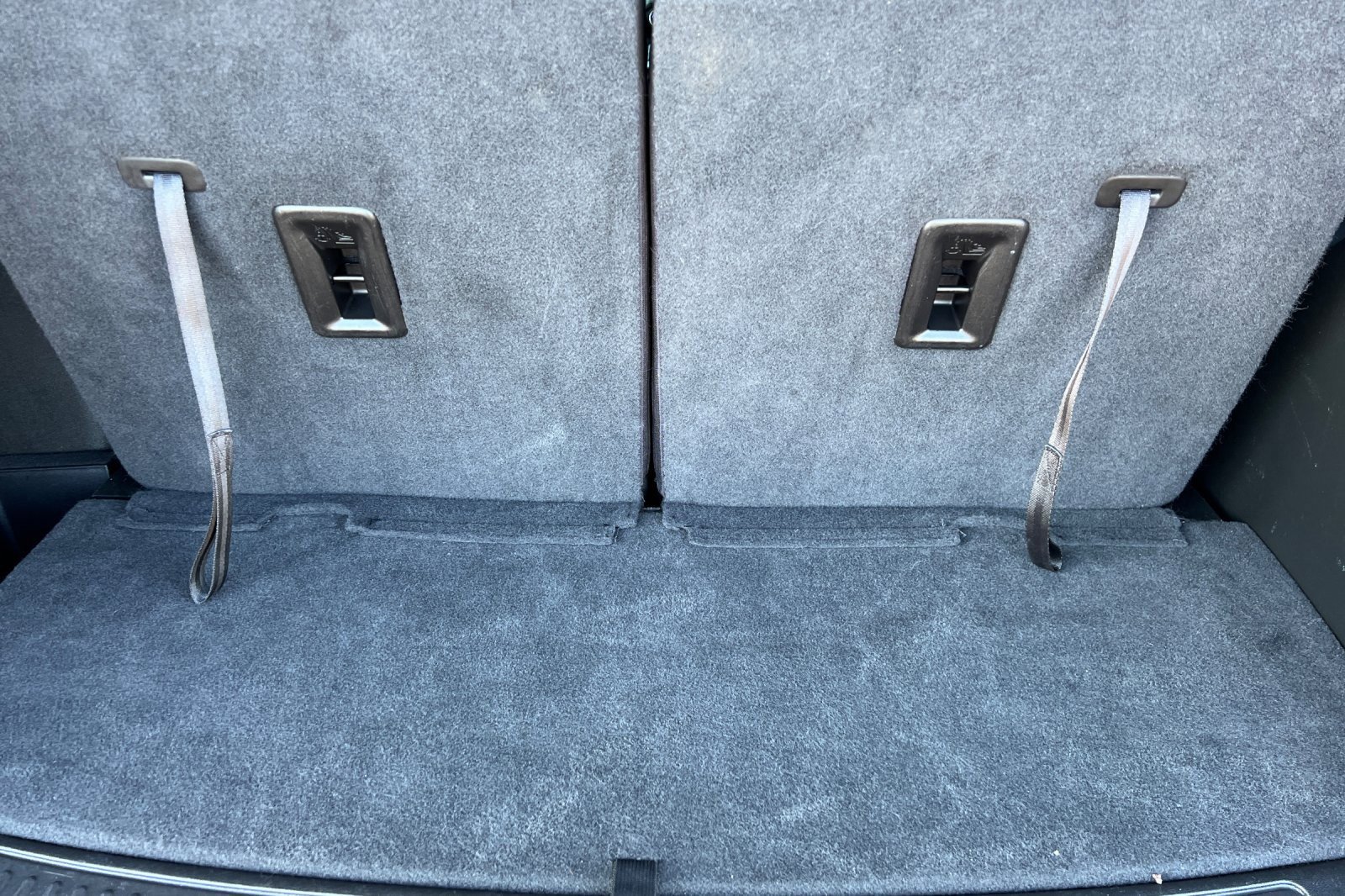 Used 2023 GMC Acadia SLT image 13