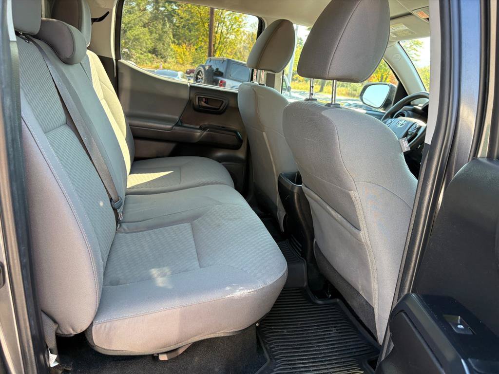 Used 2022 Toyota Tacoma SR AWD/4WD image 18