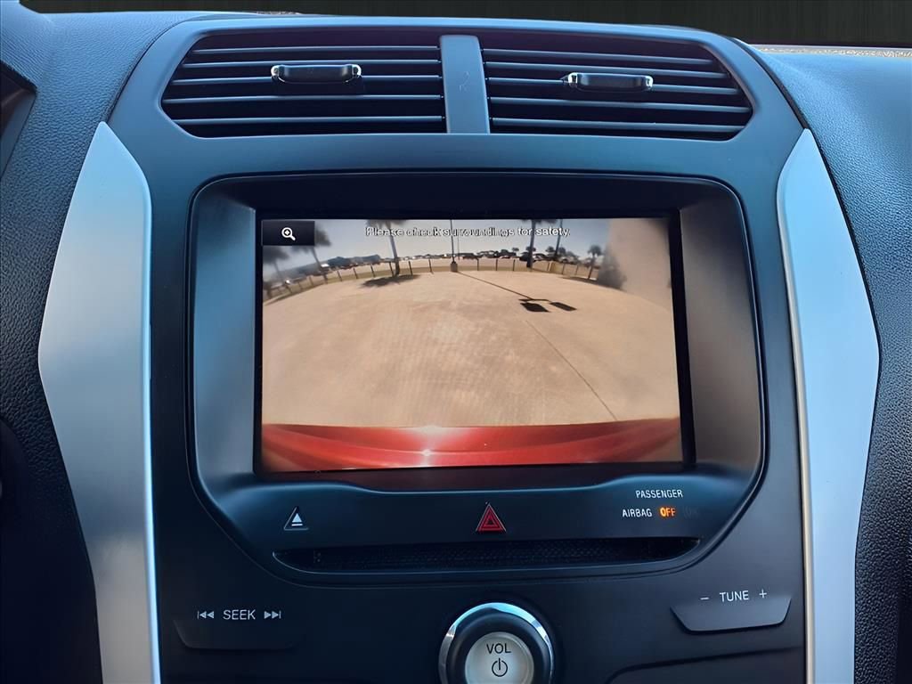 Used 2015 Ford Explorer XLT w/ Equipment Group 202A image 16