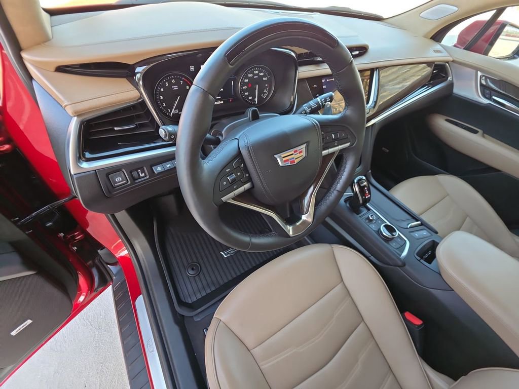 Certified 2025 Cadillac XT6 Sport w/ Platinum Package image 10