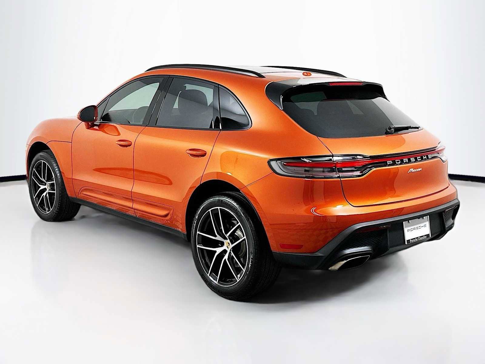 Used 2024 Porsche Macan image 3