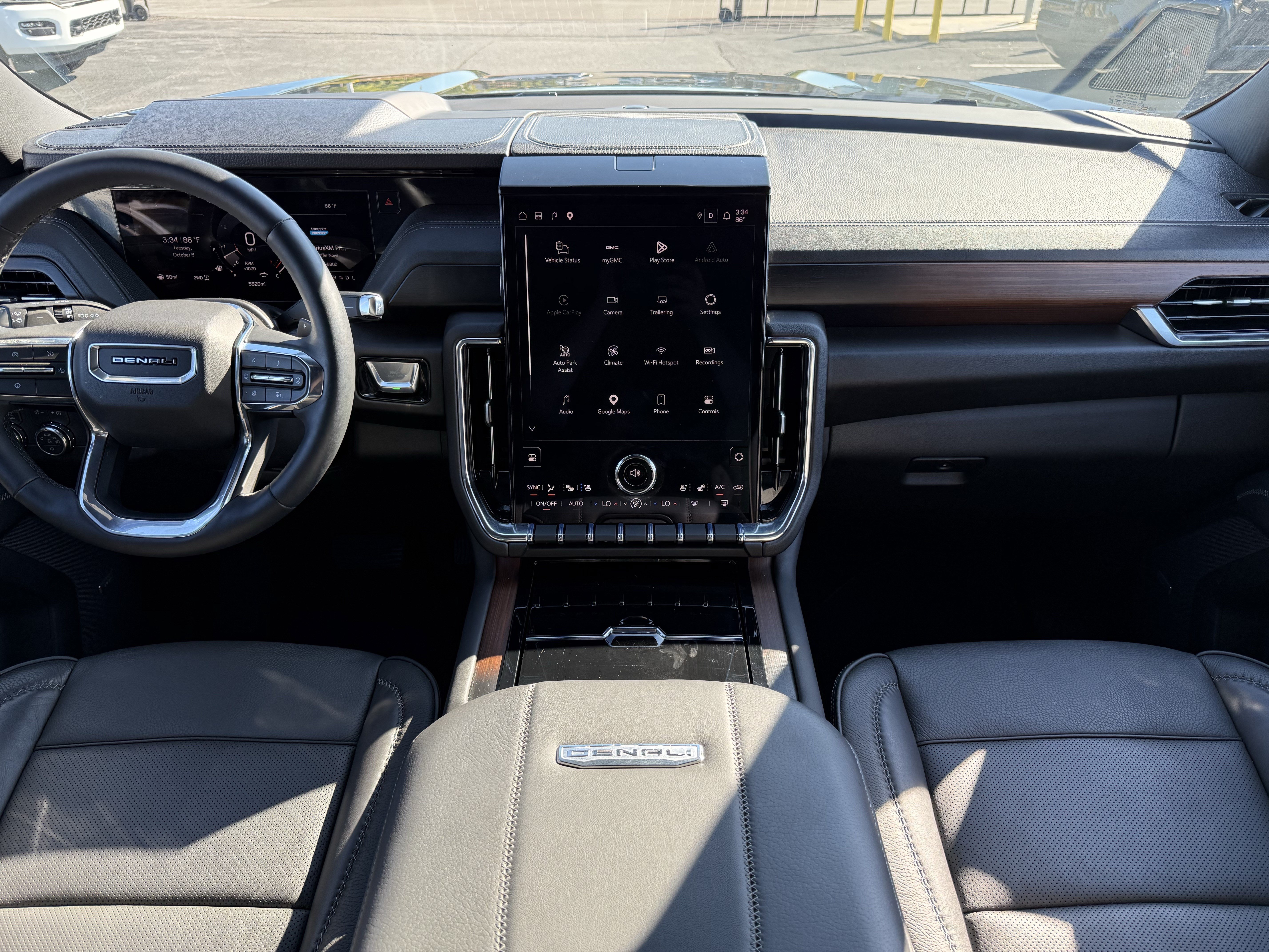 Used 2026 GMC Yukon Denali w/ Sun & Power Step Package AWD/4WD image 31