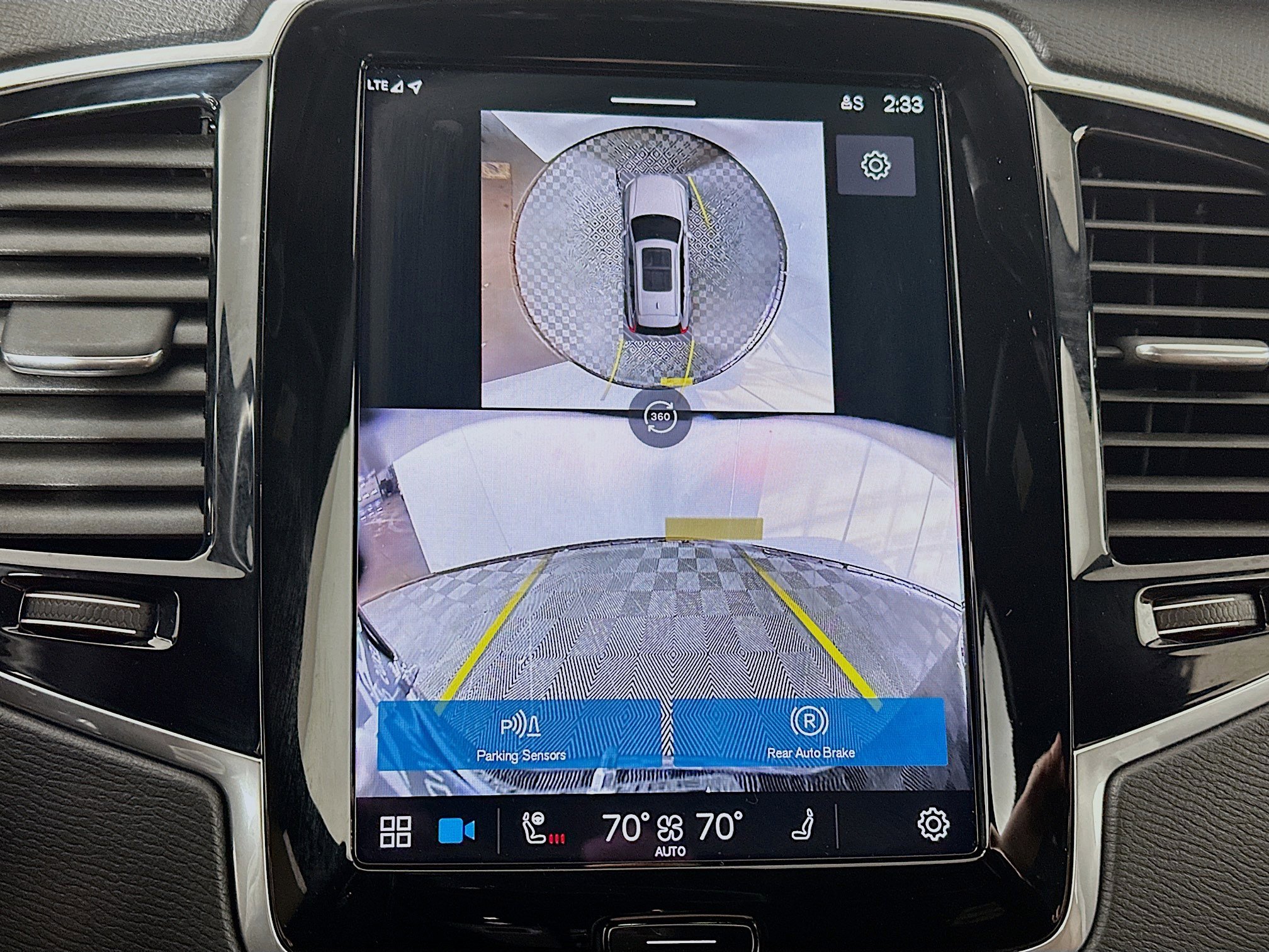 Used 2024 Volvo XC90 B6 Plus w/ Protection Package Premier image 14