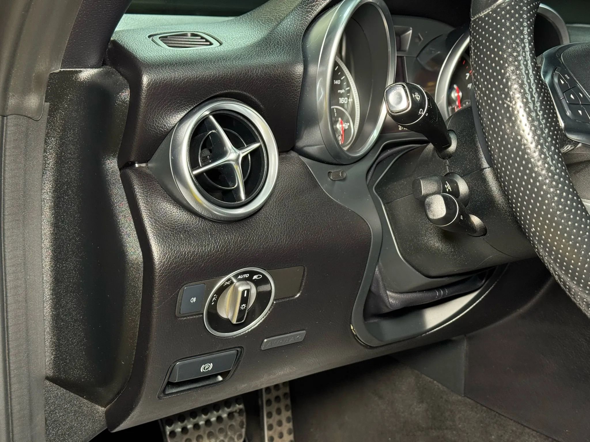 Used 2017 Mercedes-Benz SLC 300 w/ Premium 1 Package image 26