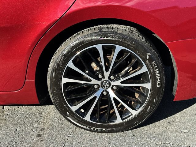 Used 2018 Toyota Camry SE image 9
