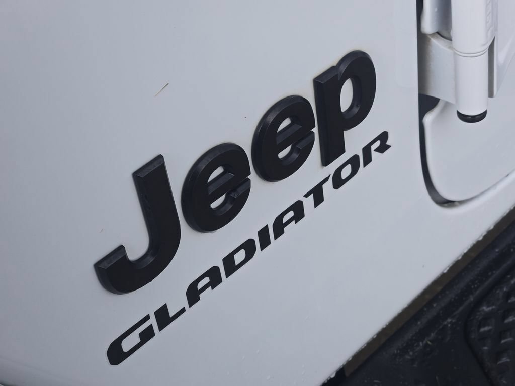 Used 2022 Jeep Gladiator Overland AWD/4WD image 11