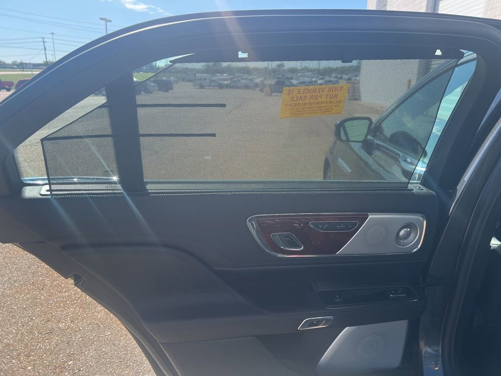 Used 2020 Lincoln Continental Reserve w/ Luxury Package image 24