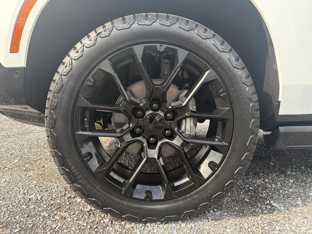 Used 2026 GMC Yukon AT4 Ultimate w/ LPO, Floor Liner Package AWD/4WD image 14