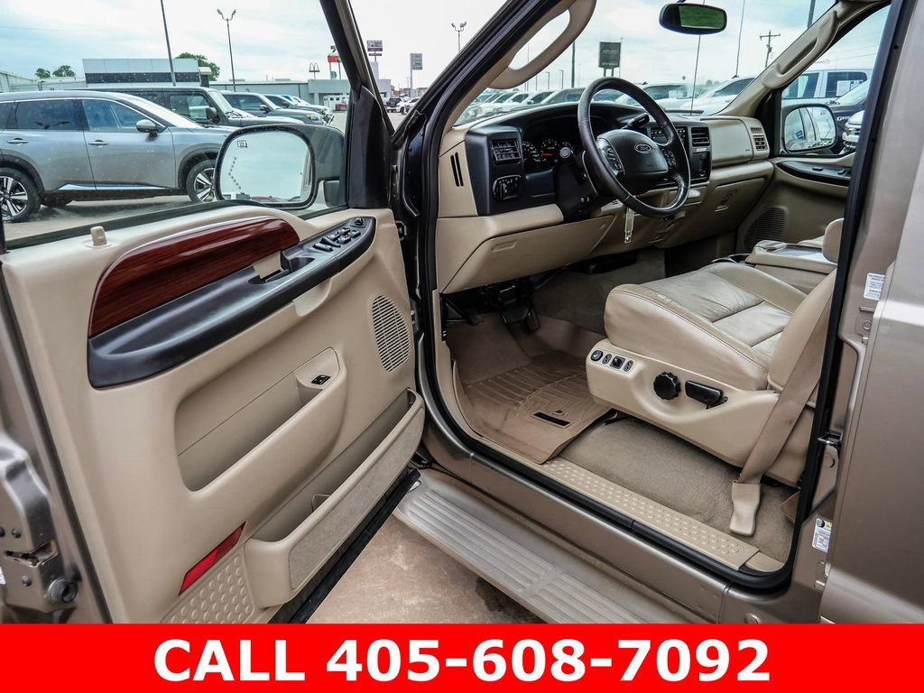 Used 2005 Ford Excursion Limited RWD image 29
