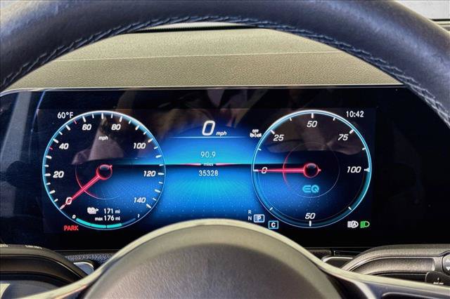 Used 2023 Mercedes-Benz EQB 300 4MATIC image 12