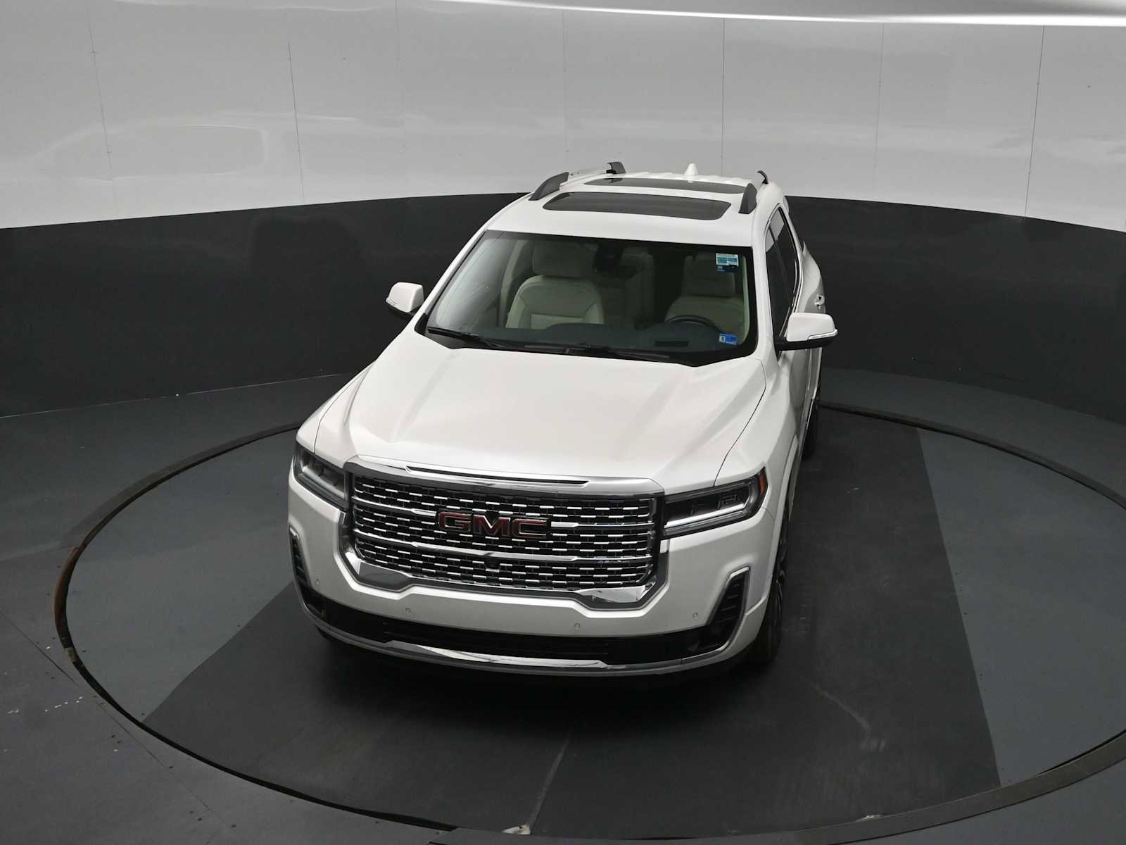 Used 2020 GMC Acadia Denali w/ Technology Package AWD/4WD image 12