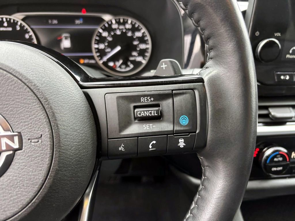 Used 2022 Nissan Pathfinder SL image 18