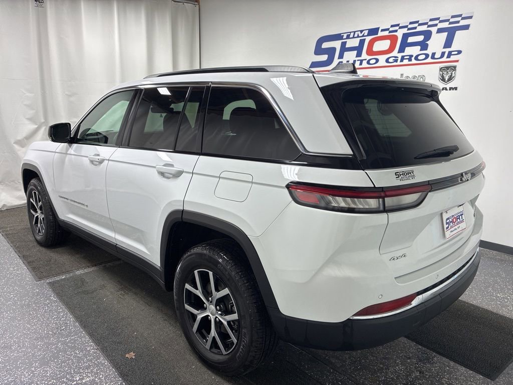 Used 2025 Jeep Grand Cherokee Limited image 8