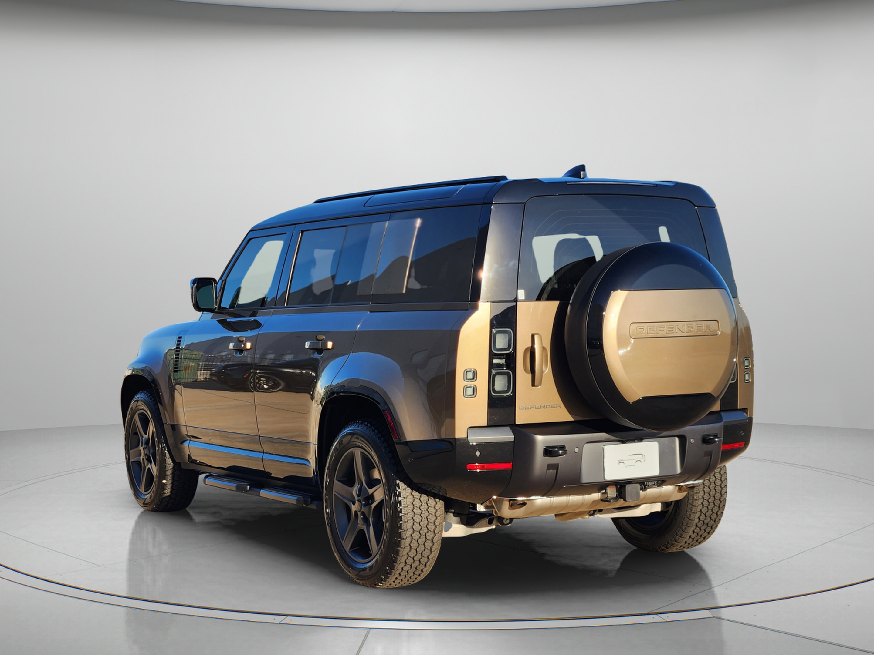Certified 2026 Land Rover Defender 110 X-Dynamic SE AWD/4WD image 3