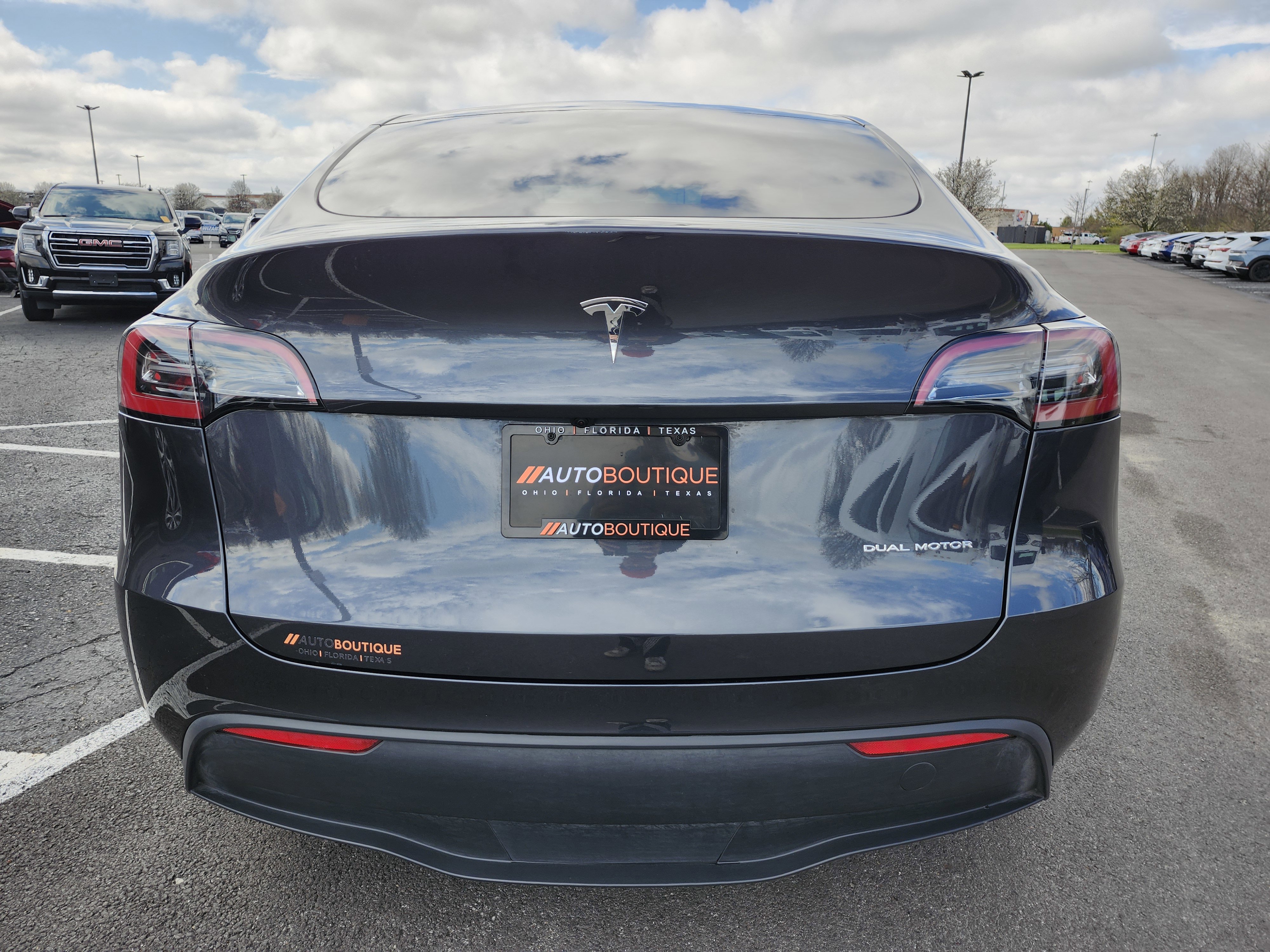 Used 2024 Tesla Model Y Long Range AWD/4WD image 14