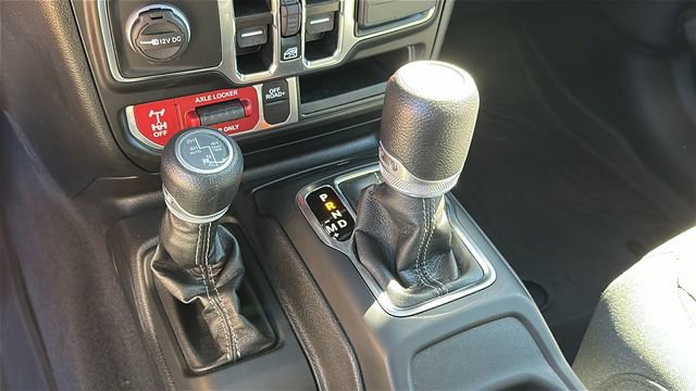 Used 2024 Jeep Wrangler Unlimited image 21