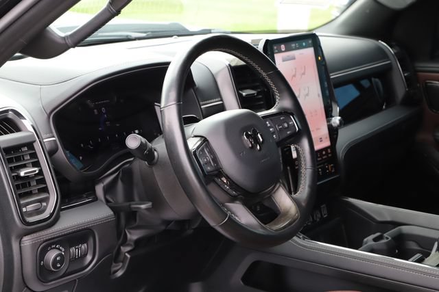 Used 2025 RAM 1500 Limited AWD/4WD image 15