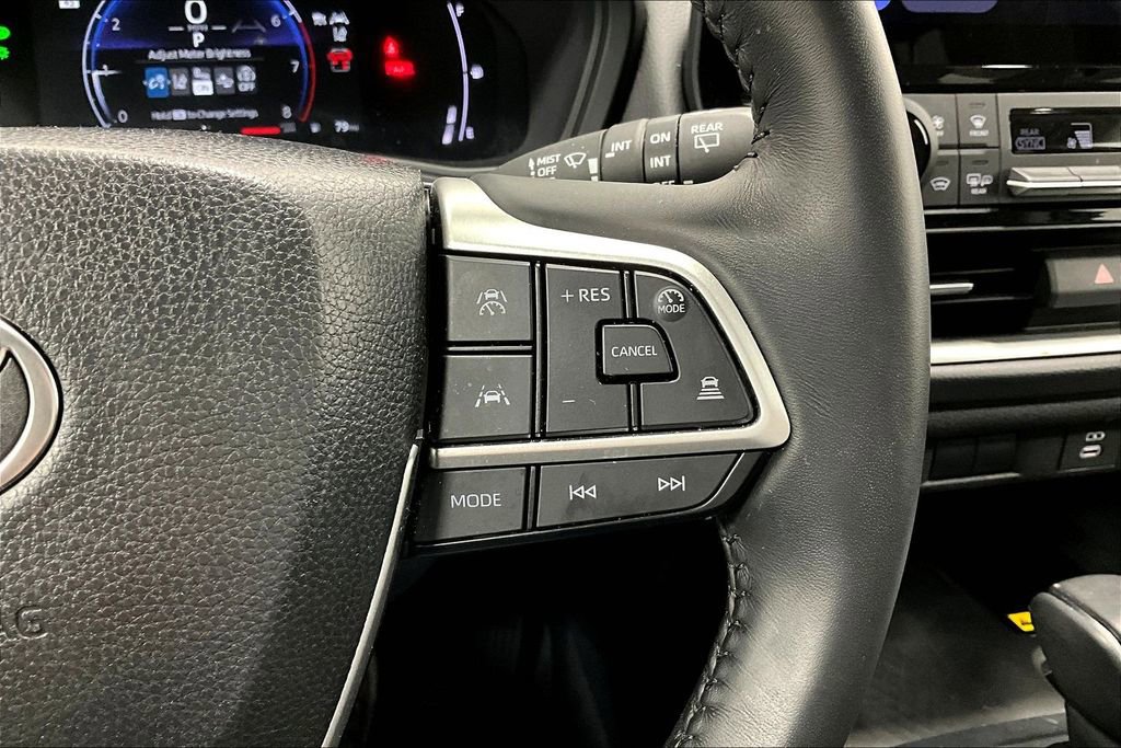 Used 2025 Toyota Grand Highlander AWD image 24