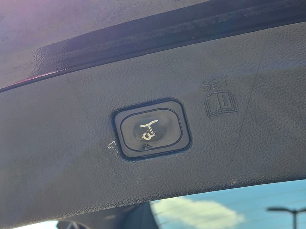 Used 2022 Ford Edge Titanium image 23