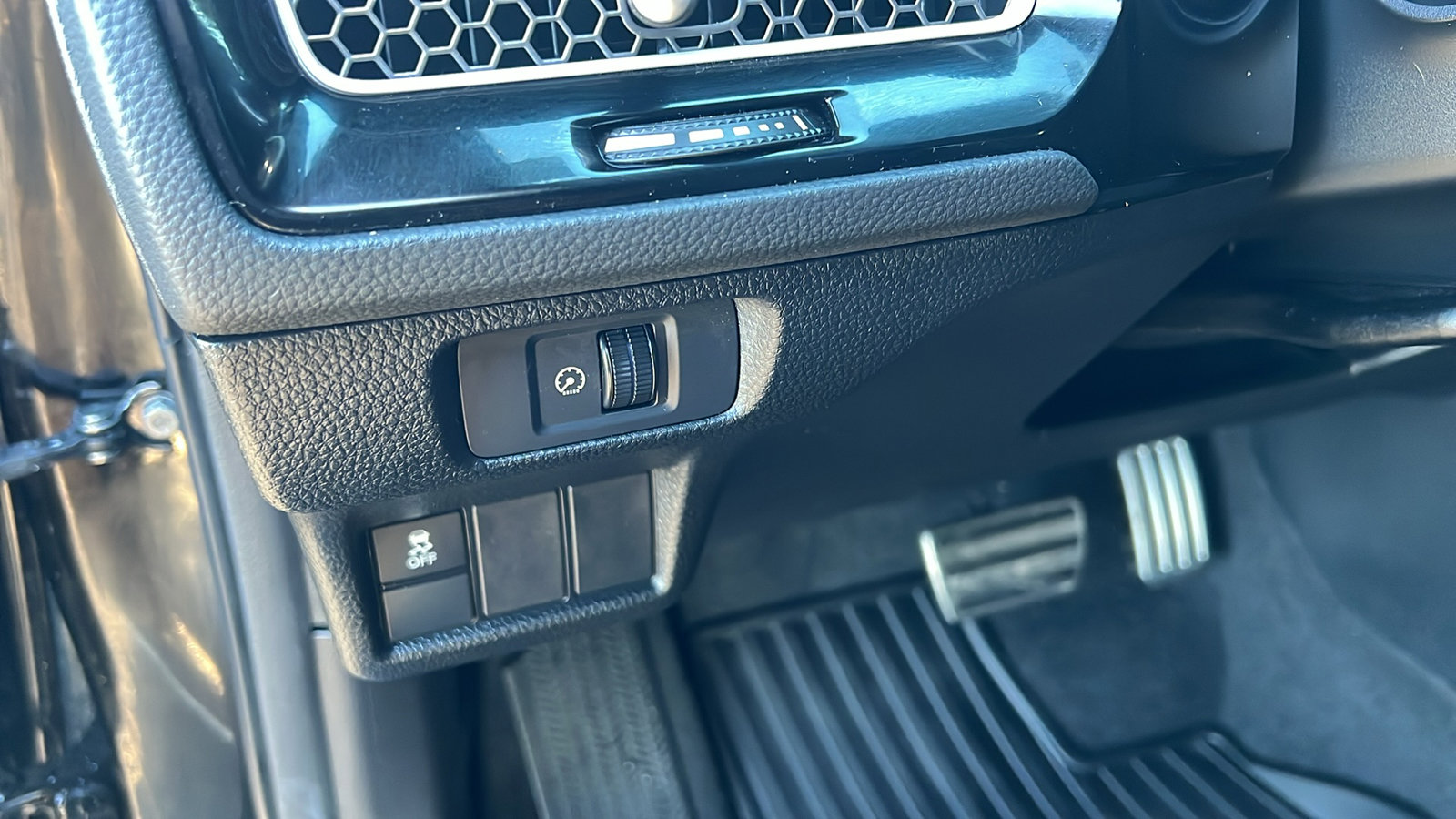 Used 2025 Honda Civic Sport image 28