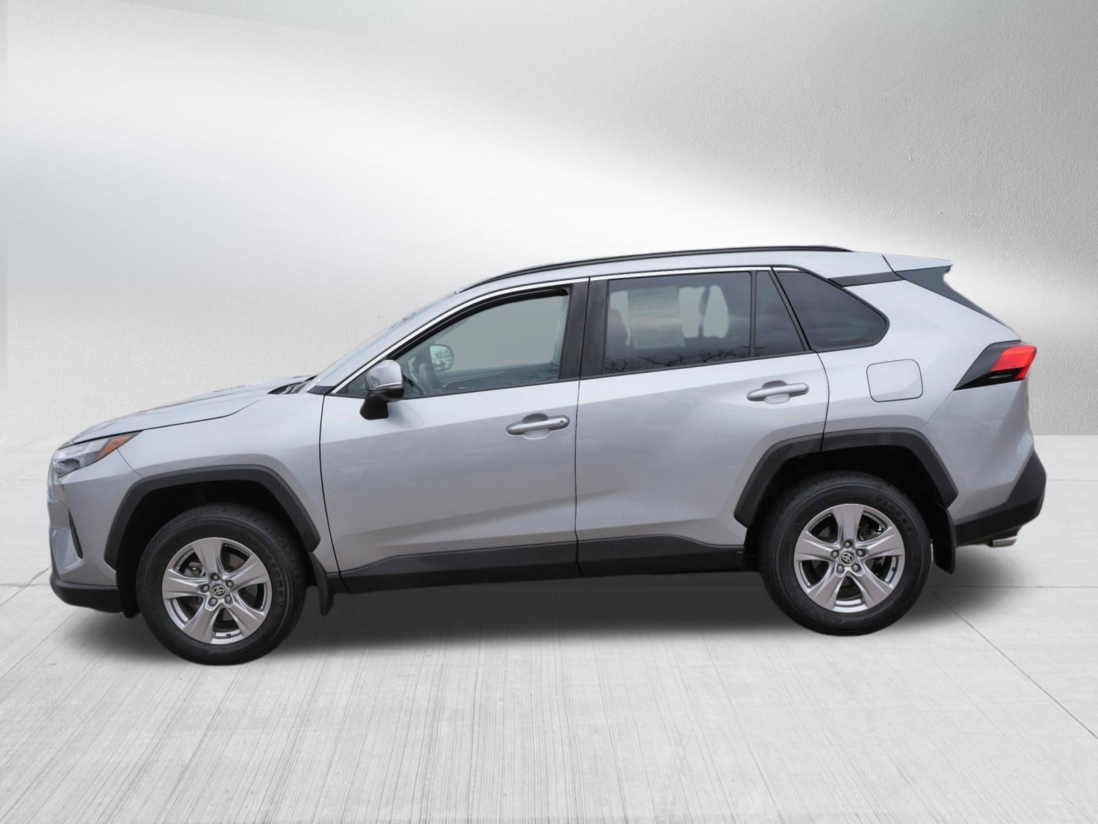 Certified 2022 Toyota RAV4 XLE w/ Convenience Package image 5