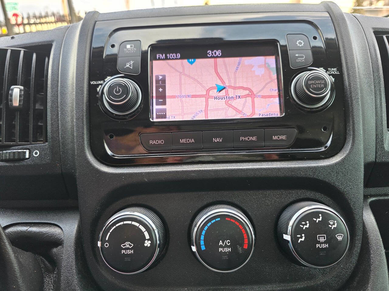 Used 2020 RAM ProMaster 2500 w/ Premium Appearance Group image 8