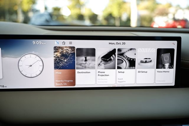 Used 2025 Genesis G80 2.5T image 34