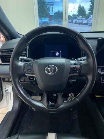Used 2025 Toyota Camry SE FWD image 18