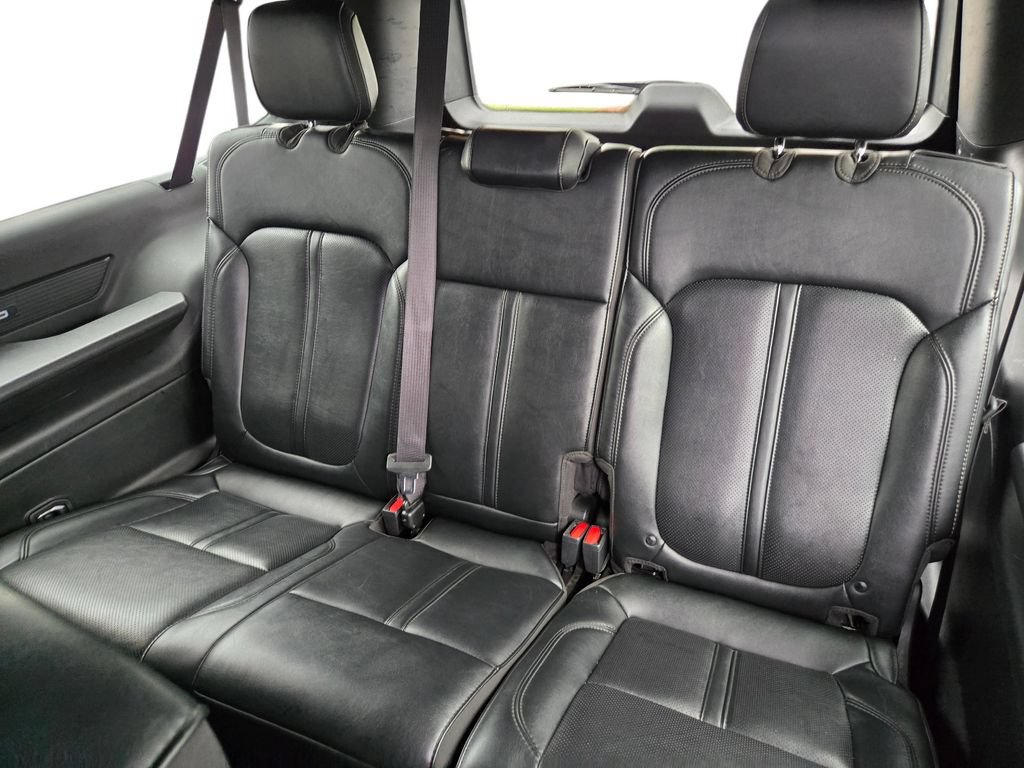 Used 2024 Jeep Wagoneer L Series II w/ Flexible Seating Group RWD image 19