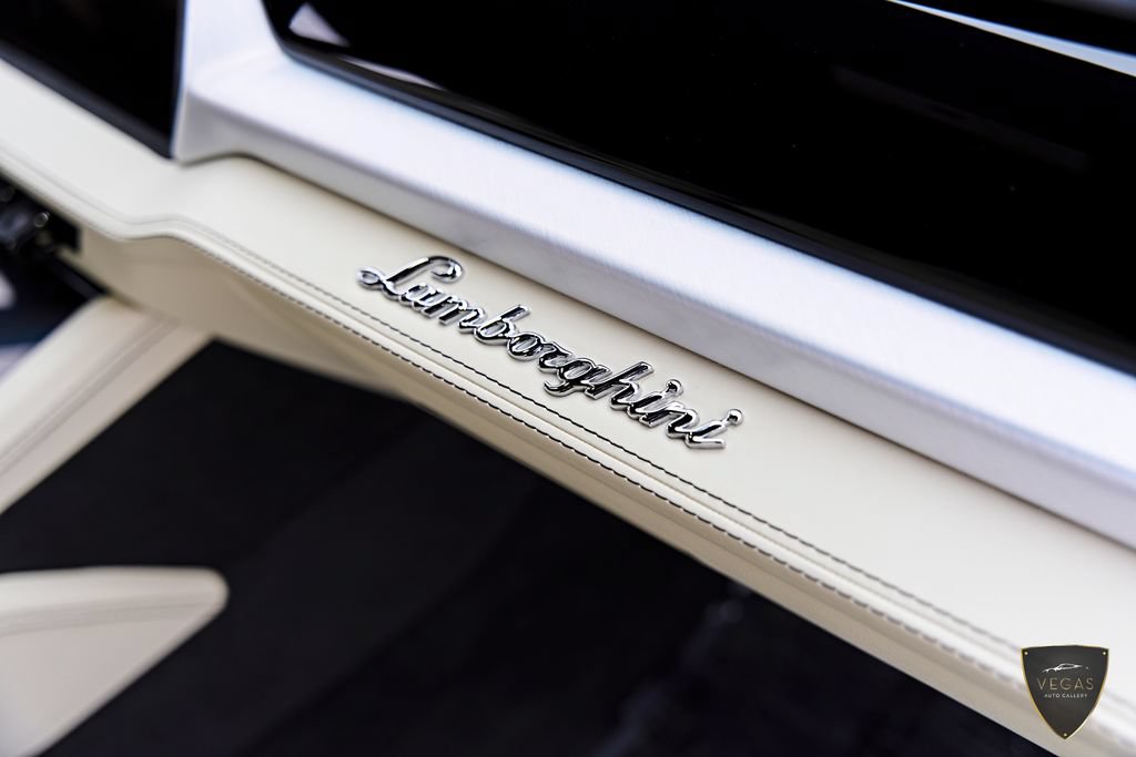 Used 2026 Lamborghini Urus S AWD/4WD image 55