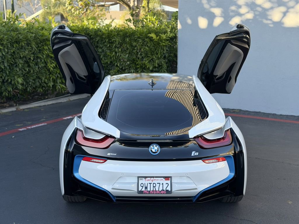 Used 2015 BMW i8 image 4