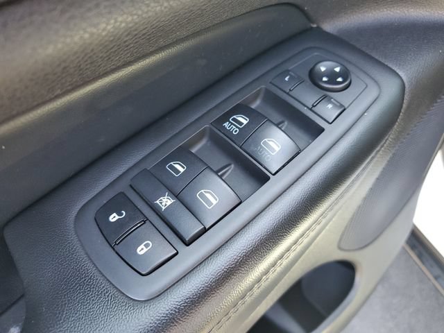 Used 2019 Jeep Grand Cherokee Laredo RWD image 18
