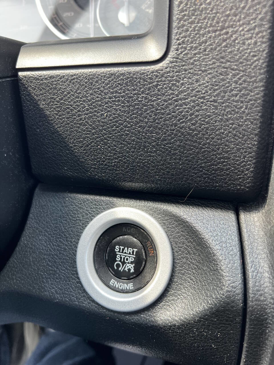 Used 2016 RAM 1500 Limited image 26