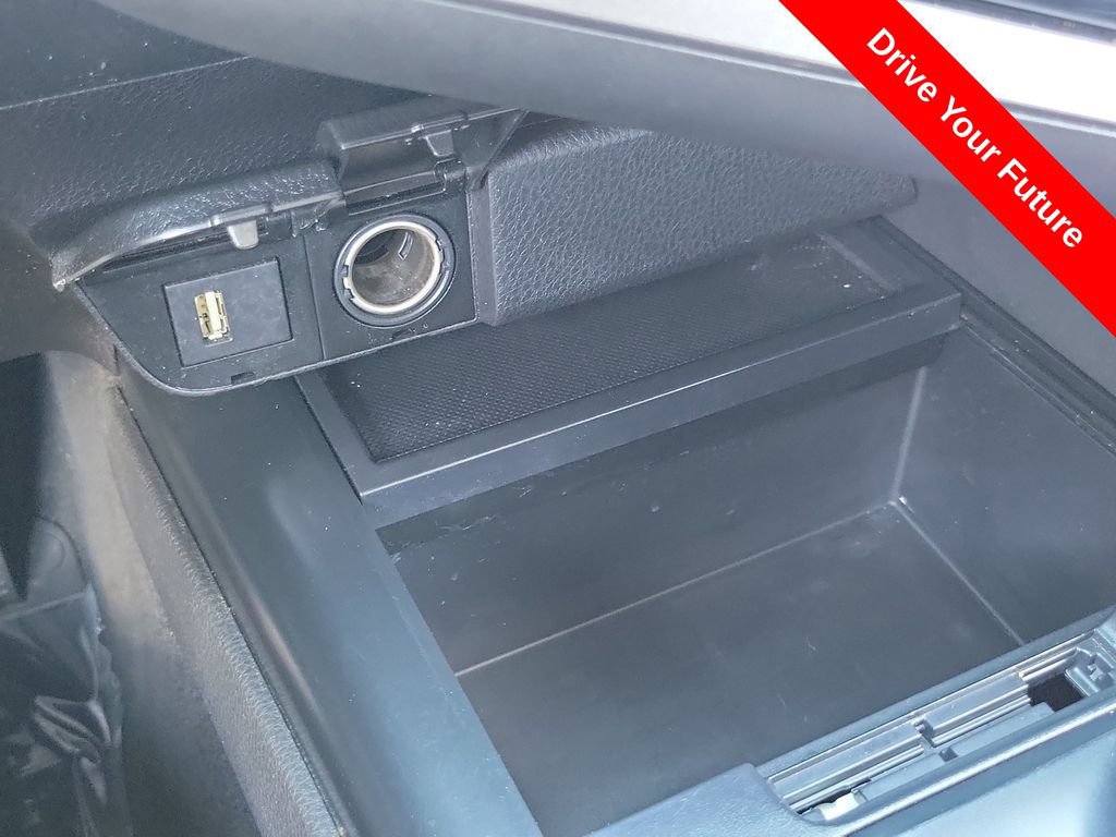 Used 2020 Toyota Camry SE FWD image 12