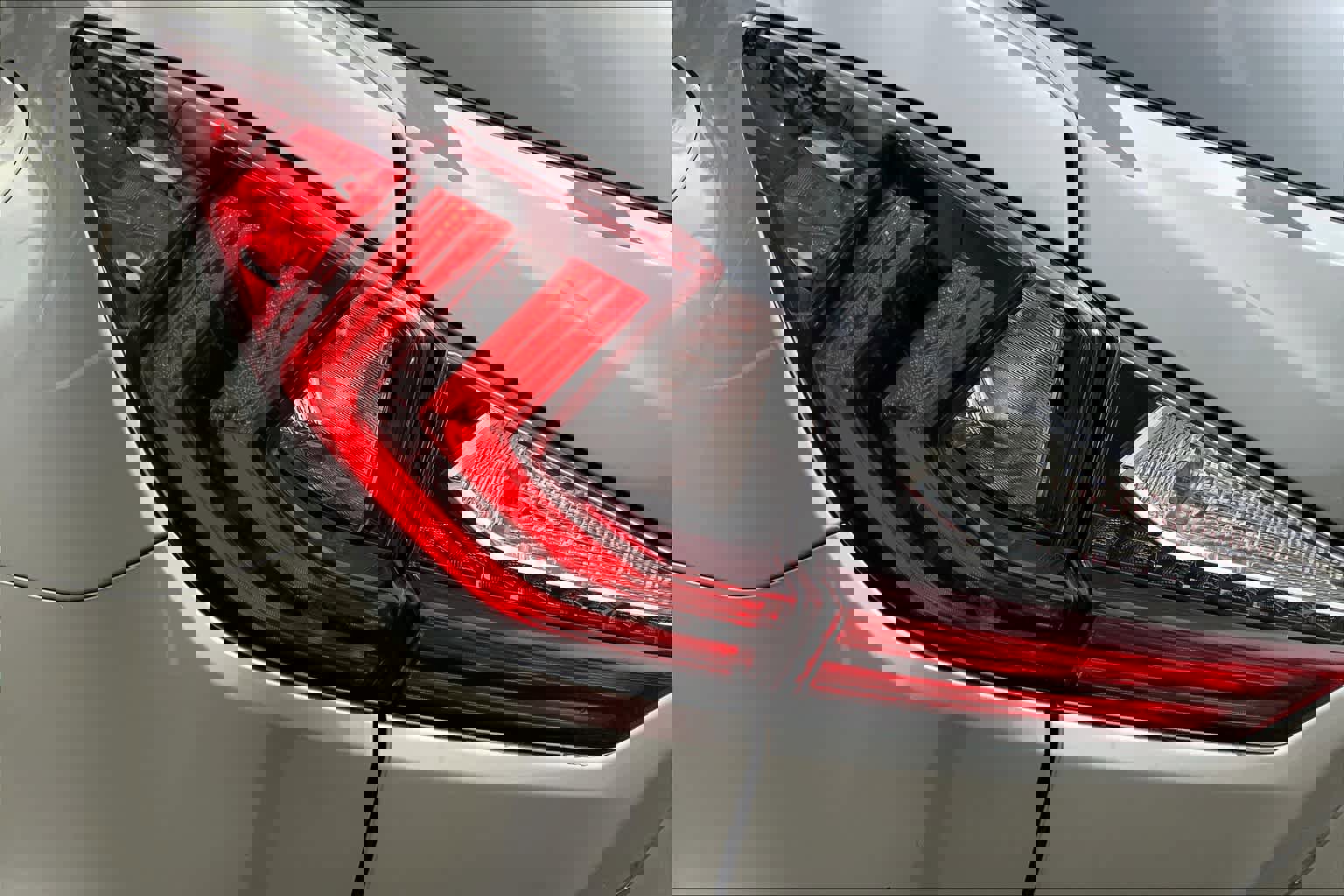 Used 2019 Lexus RX 450h AWD w/ Navigation Package image 29