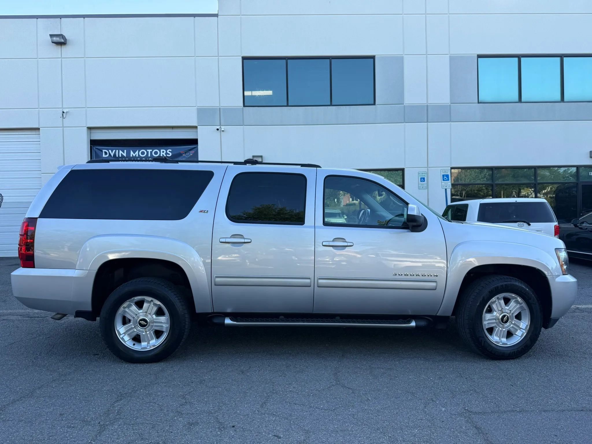 Used 2013 Chevrolet Suburban LT AWD/4WD image 3