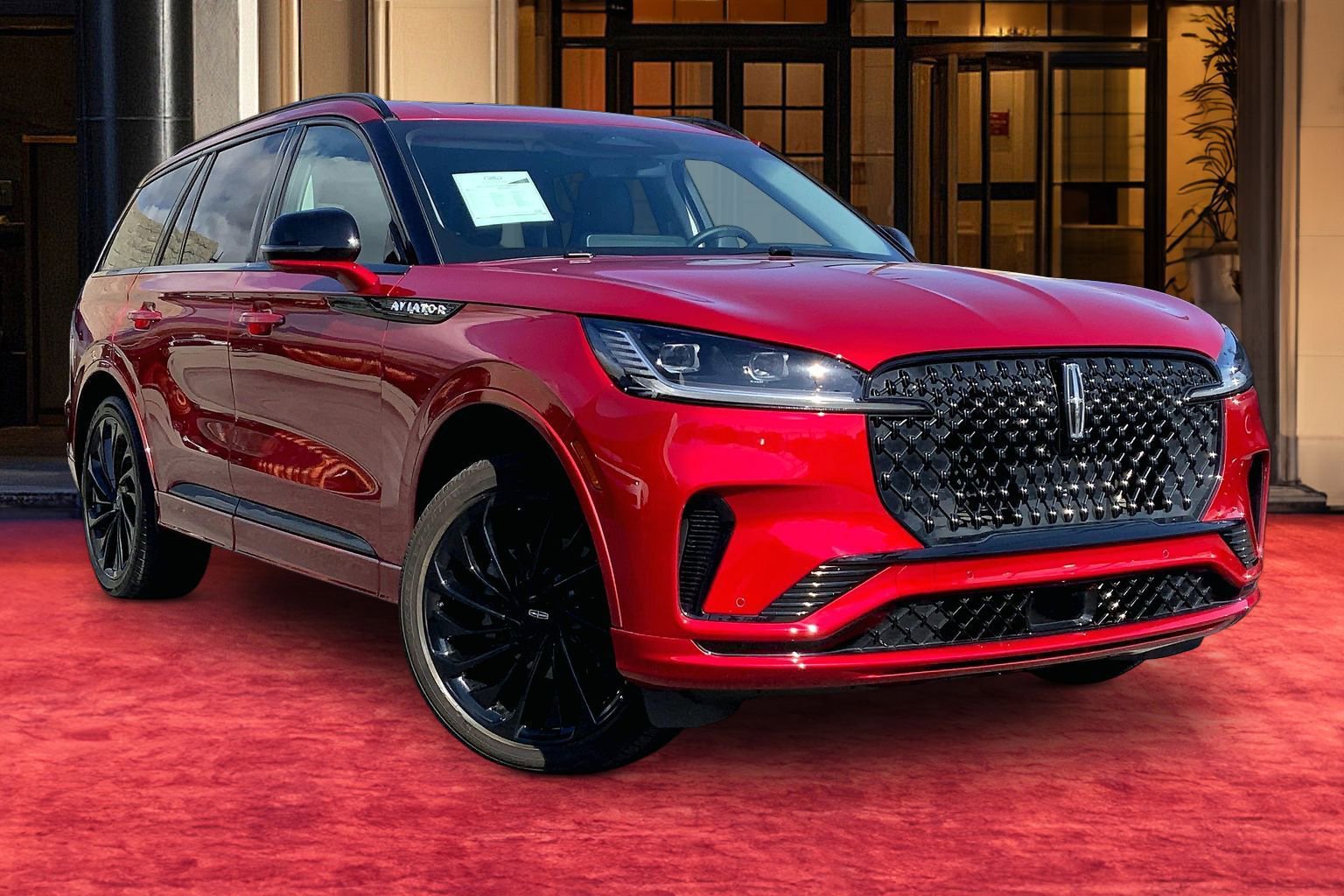 Used 2025 Lincoln Aviator Reserve w/ Equipment Group 201A image 2