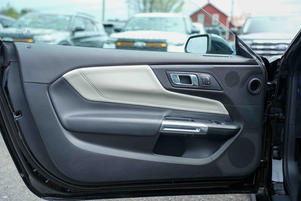 Used 2025 Ford Mustang Premium RWD image 17