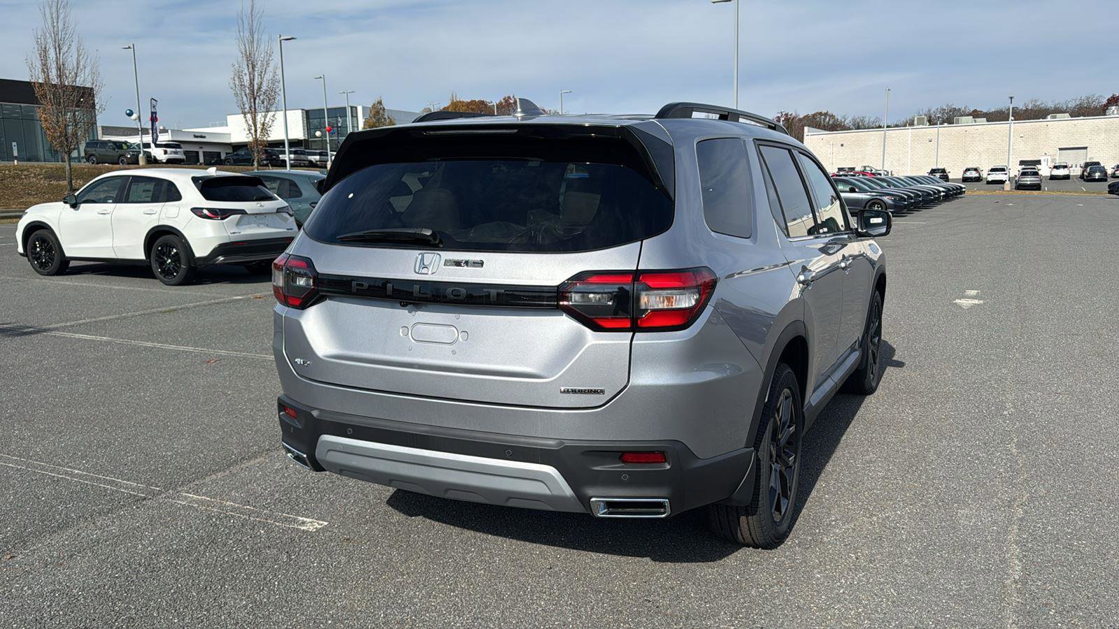 New 2025 Honda Pilot Touring image 6