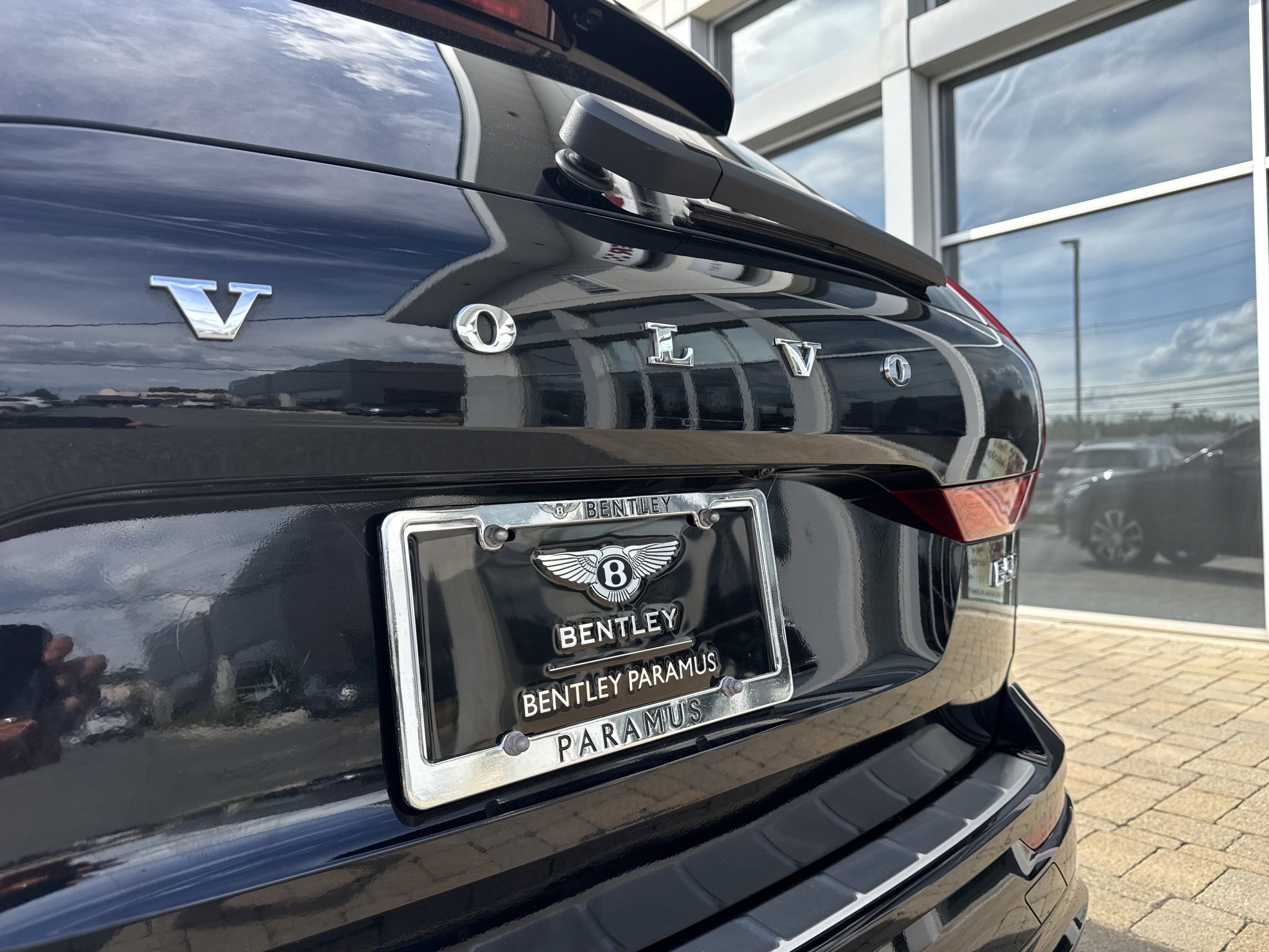 Used 2024 Volvo XC60 B5 Plus w/ Protection Package Premier image 30
