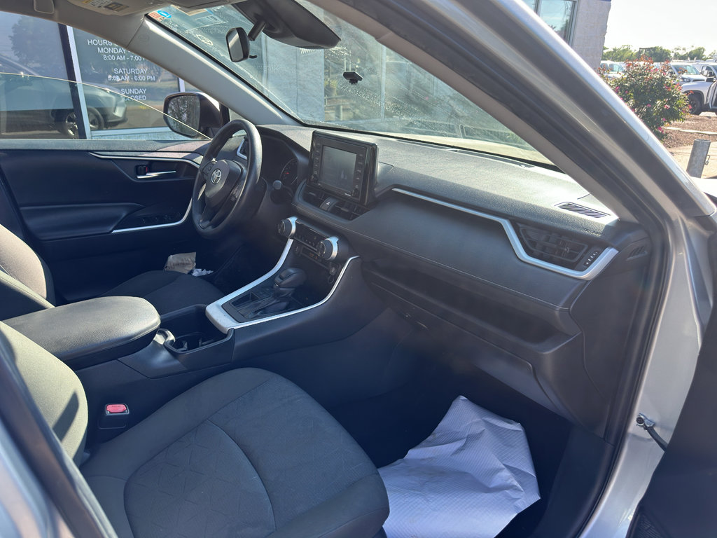 Used 2022 Toyota RAV4 XLE FWD image 11