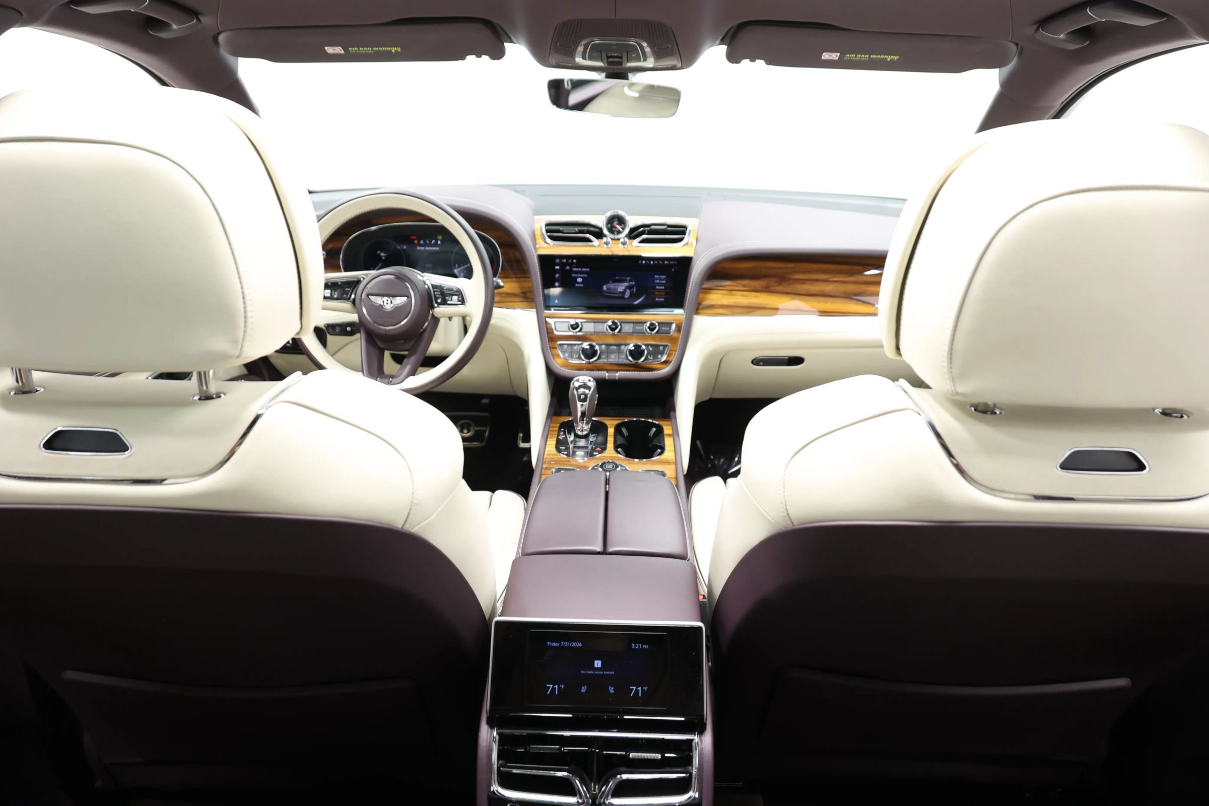 Used 2023 Bentley Bentayga Extended Wheelbase AWD/4WD image 37