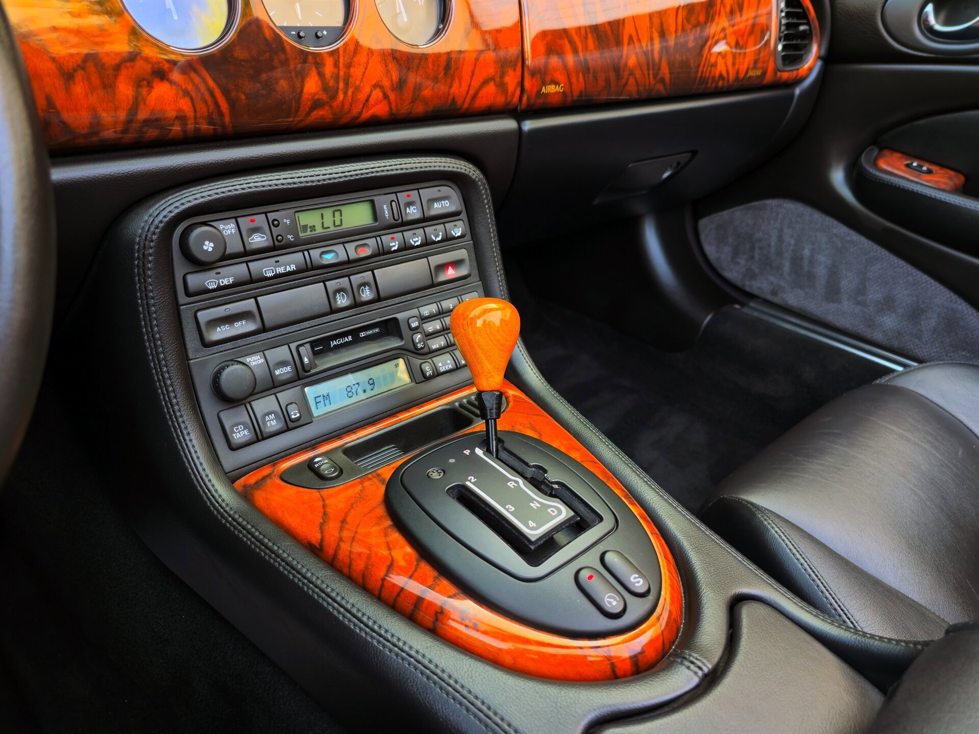 Used 1998 Jaguar XK8 Convertible RWD image 23