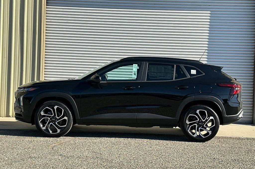 New 2026 Chevrolet Trax RS w/ Sunroof Package image 3