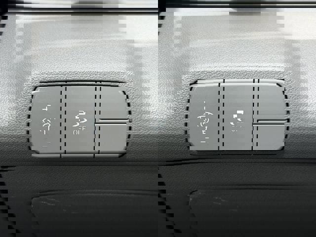 Used 2025 Hyundai Elantra SEL image 22