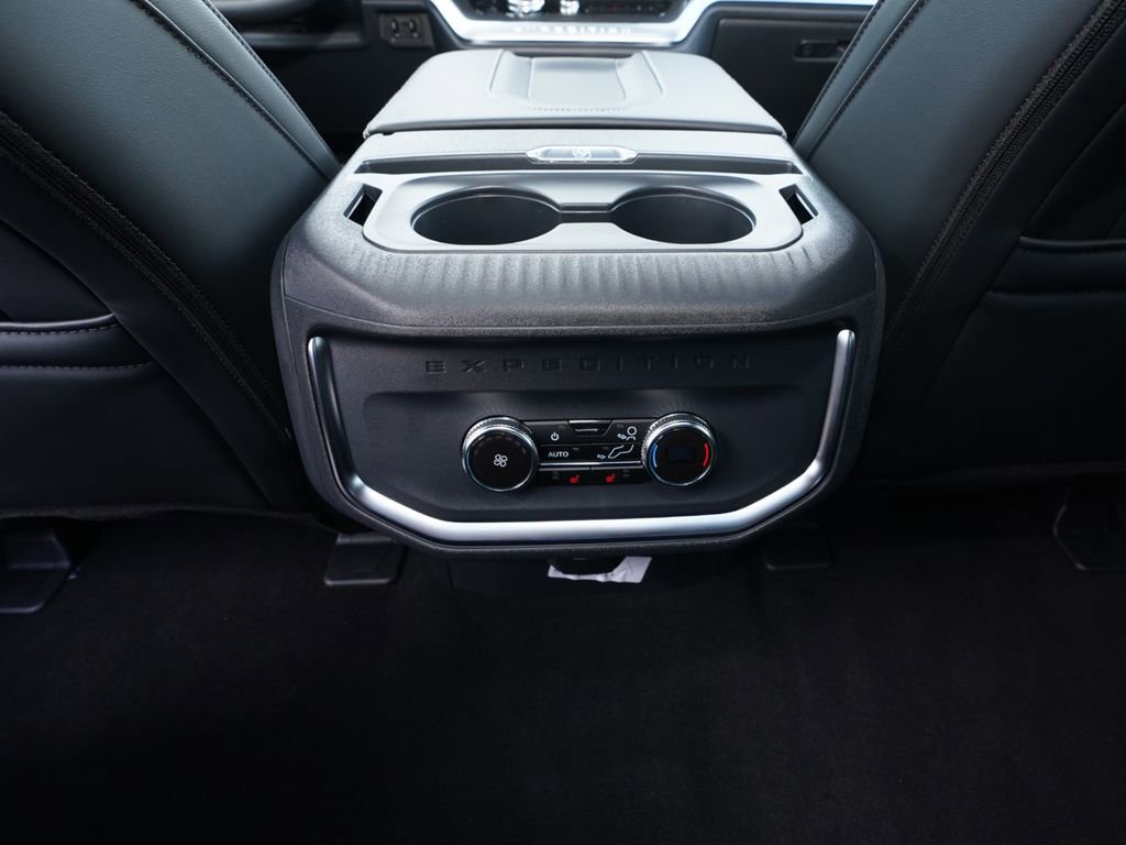 New 2026 Ford Expedition Platinum w/ Stealth Appearance Package image 22